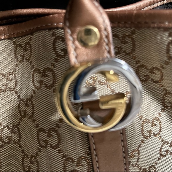 💯 Authentic Gucci: Glittery Twin GG Metallic Finish Bronze Tote Bag *RARE* - Picture 9 of 17